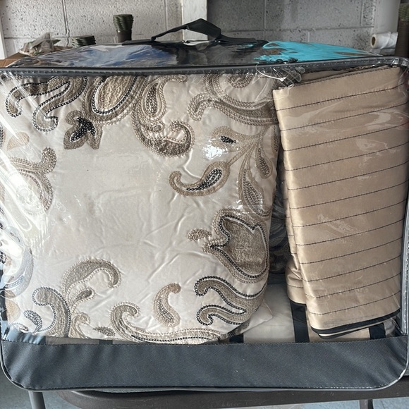 Madison Park Jacquard 12 piece Full comforter set - Picture 4 of 6